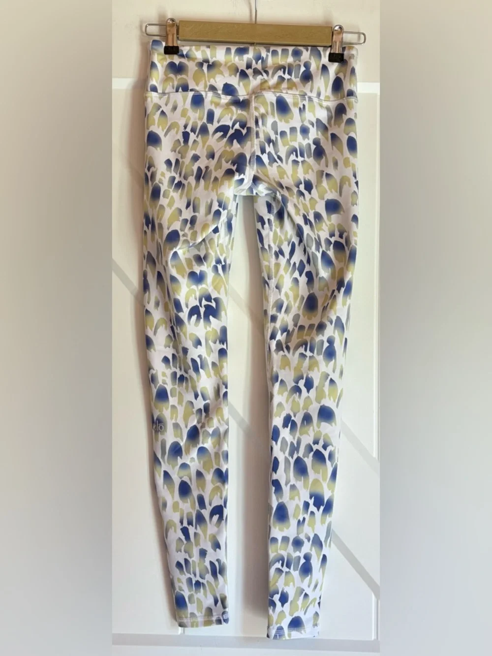 Alo Yoga Airbrush Yellow Blue Cheetah Leggings XS High Waist Full Length